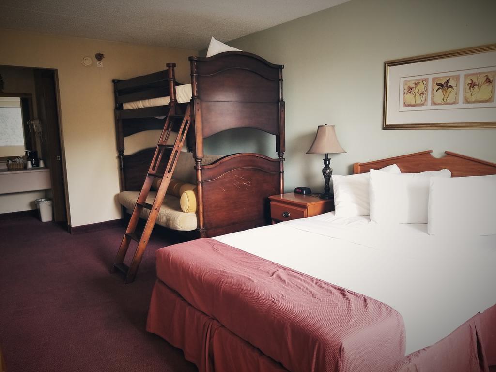 American Eagle Inn & Suites Бренсън Екстериор снимка